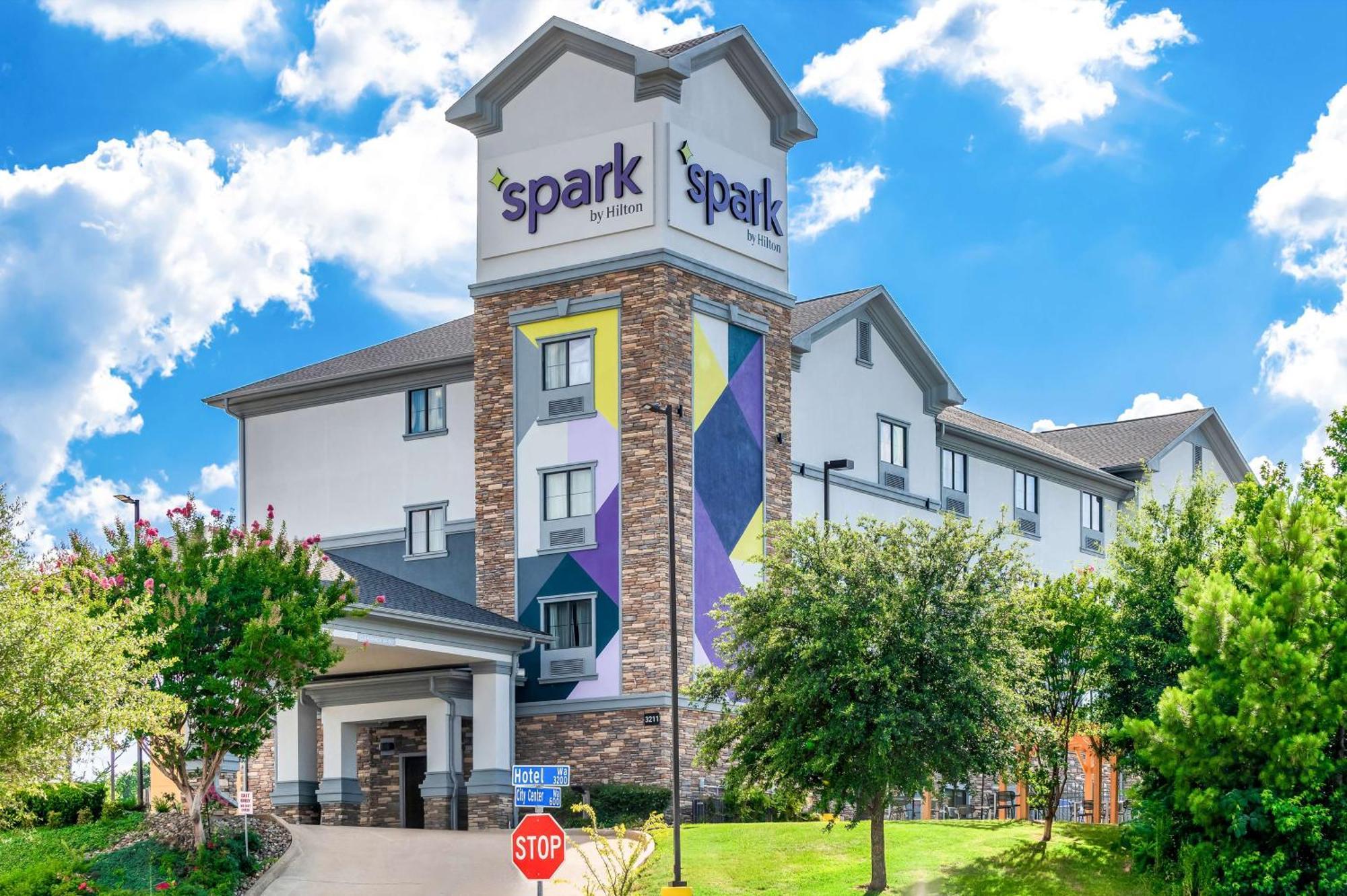 Spark By Hilton לונגוויו מראה חיצוני תמונה